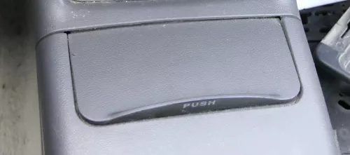Seat Ibiza 6K Cordoba Vario Aschenbecher Zigarettenanzünder vorne  Facelift (155568)