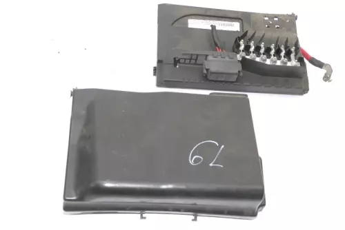 VW Polo 9N 9N3 Ibiza Kasten Abdeckung Batterie Sicherungsträger Sicherung