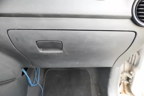 Seat Ibiza 6L Handschuhfach Handschuhfachdeckel Deckel Klappe schwarz Kratzer nh