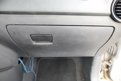 Seat Ibiza 6L Handschuhfach Handschuhfachdeckel Deckel Klappe schwarz Kratzer nh (155722)
