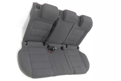 VW Golf 5 V Sitz Sitze hinten Rückbank Rücksitzbank 3 Punkt Lehne Kopfstützen (155852)