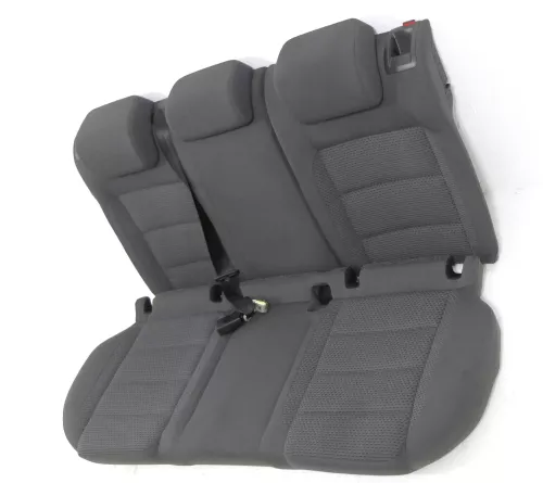 VW Golf 5 V Sitz Sitze hinten Rückbank Rücksitzbank 3 Punkt Lehne Kopfstützen (155852)