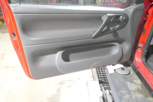 VW Polo 6N Türverkleidung Verkleidung Tür vorne links 2/3-Türer grau hell 155867