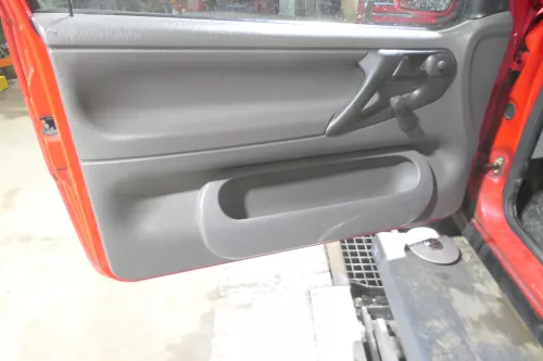 VW Polo 6N Türverkleidung Verkleidung Tür vorne links 2/3-Türer grau hell 155867 (155867)