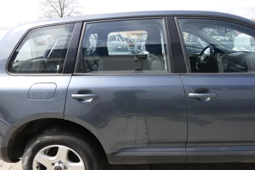 VW Touareg 7L Tür hinten rechts grau LD7U - ohne Anbauteile