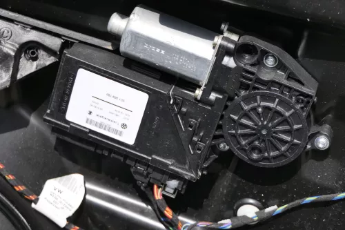 VW Touareg 7L ektrischer Fensterheber vorne rechts 3D1959792 Fensterhebermotor (156022)