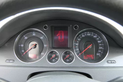 VW Passat 3C Tacho Tachometer 340.000km 3C0920870Q Diesel TDI  (156253)