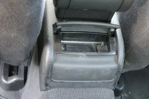 Audi A4 B6 8E Aschenbecher hinten 8E0857961M 6PS schwarz  (156339)