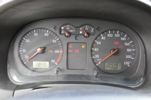 VW Golf 4 Tacho Tachometer Kombiinstrument 225.000km 1J0919860 1,4 16V 75PS 55kw