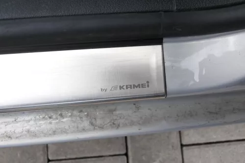 VW Golf 4 Einstiegsleisten rechts + links vorne 2/3-Türer vy E Kamei chrom silbe (156555)