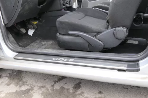 VW Golf 4 Einstiegsleisten rechts + links vorne 2/3-Türer vy E Kamei chrom silbe (156555)