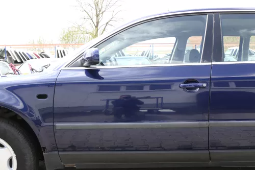 VW Passat 3B 3BG Kombi + Limo Tür vorne links Fahrertür blau LB5N indigoblau c (156563)