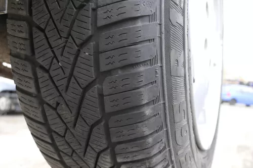 4x Audi A4 100 Alufelgen 195/65 R15 91T Winterreifen Reifen 3-6mm 441601025S (156573)