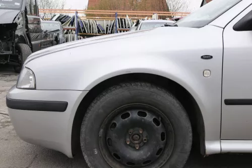 Skoda Octavia 1U Kotflügel vorne links silber 9102 LF7T auch Combi