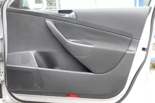 VW Passat 3C Variant 1x Türverkleidung Verkleidung Tür vorne rechts Beifahrertür (157446)