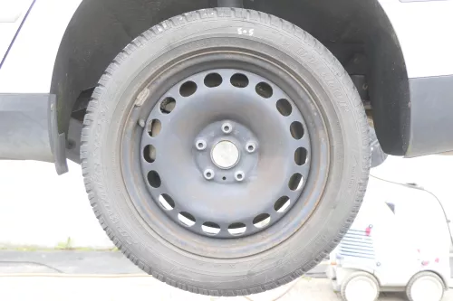 VW Passat 3C Golf Reifen Winterrreifen M&S 205/55 R16 94H Felgen 5-7mm (157450)