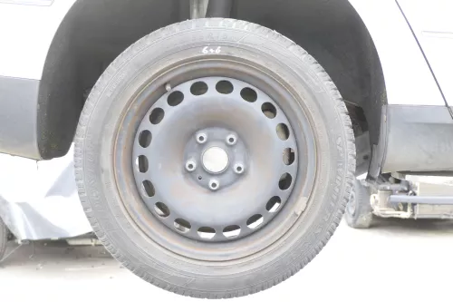 VW Passat 3C Golf Reifen Winterrreifen M&S 205/55 R16 94H Felgen 5-7mm (157450)