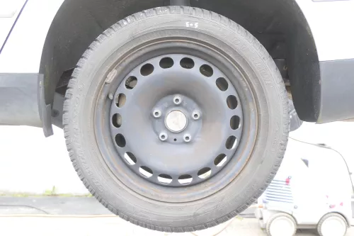 VW Passat 3C Golf Reifen Winterrreifen M&S 205/55 R16 94H Felgen 5-7mm (157450)