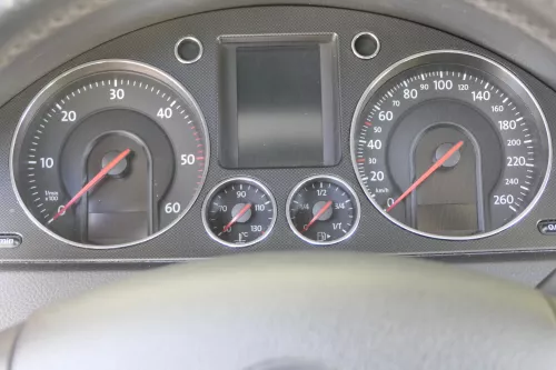 Passat 3C Mittelkonsole Verkleidung Radio Klappe Abdeckung Dekor silber/schwarz  (157664)