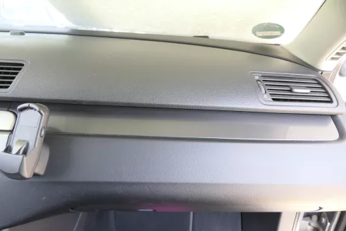 Passat 3C Mittelkonsole Verkleidung Radio Klappe Abdeckung Dekor silber/schwarz  (157664)