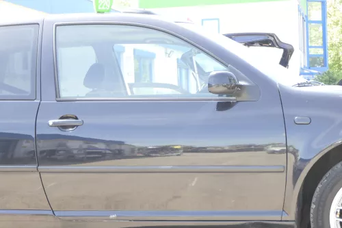 VW Golf 4 Tür vorne rechts Beifaahrertür 2/3-Türer schwarz LC9Z ohneAnbaute