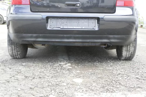 VW Golf 4 Limousine Stoßstange hinten Heckstoßstange Stoßfänger schwarz LC9Z p