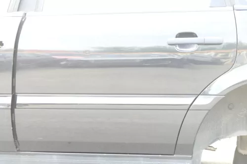 VW Passat 3A 35i Kombi Variant Tür hinten links schwarz LC9Z ohneAnbauteile (157940)