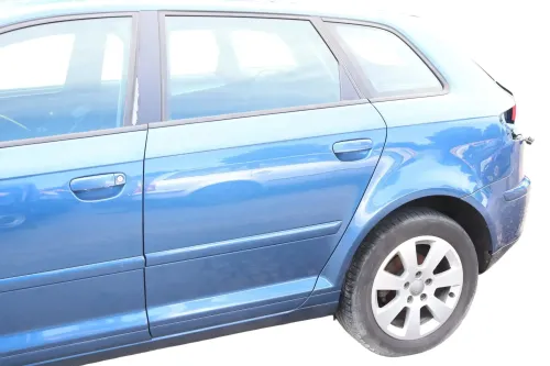Audi A3 8P 4/5-Türer Tür hinten links Türblatt mit Rahmen blau LZ5C
