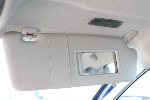 Audi A3 8P Sonnenblende rechts vorne 8P0857552A 9V4 silber grau beleuchtet
