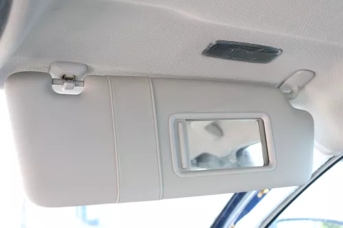 Audi A3 8P Sonnenblende rechts vorne 8P0857552A 9V4 silber grau beleuchtet (157967)