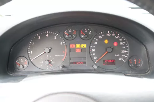 Audi A6 4B Tacho Tachometer Kombiinstrument 278.000km 4B0919860L 1.8 2,4 Benzin (157998)