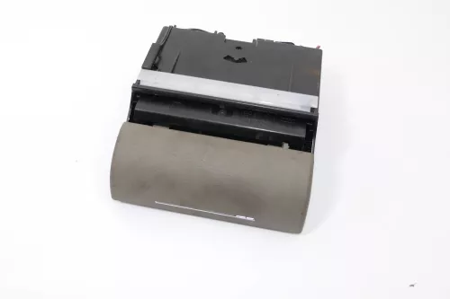 Audi A3 8L Aschenbecher Zigarettenanzünder vorne 8L0857951C 42R Facelift jive be
