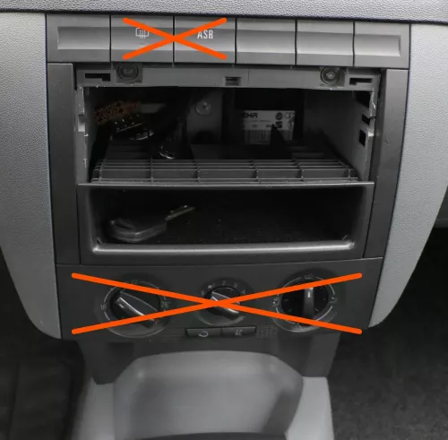 Skoda Fabia 6Y Mittelkonsole Verkleidung um Radio schwarz 6Y1858089A grau 63L