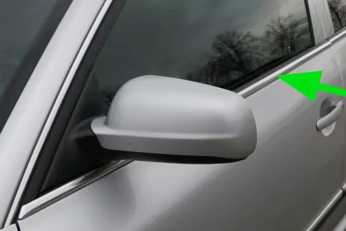 VW Passat 3B Leiste Zierleiste Tür vorn links chrom silber oben Fensterschachtab (158446)