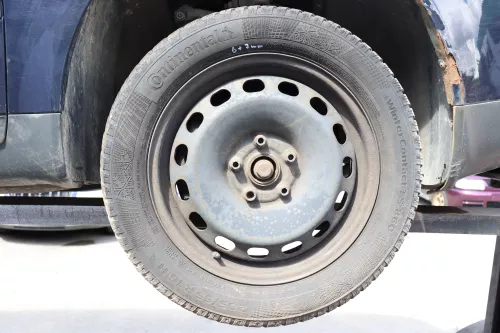 Skoda Superb 3U Passat 3BG Felgen Reifen Winterreifen M+S 205/55 R16 91H 5-8mm (158656)