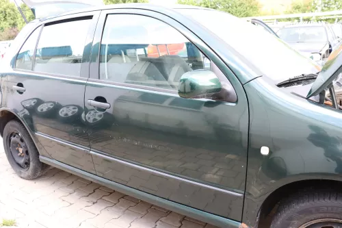 Skdoa Fabia 6Y Kombi + Limousine Tür vorne rechts Beifahrertür grün LF8C ohneAnb