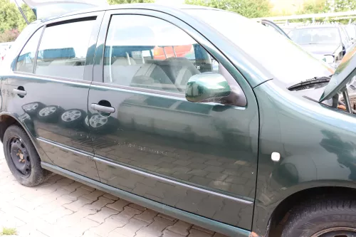 Skdoa Fabia 6Y Kombi + Limousine Tür vorne rechts Beifahrertür grün LF8C ohneAnb (158665)