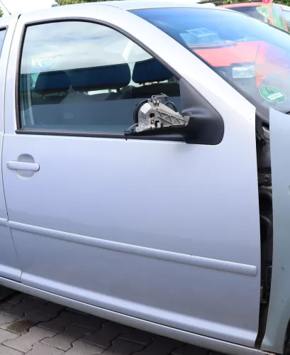 VW Golf 4 Bora Tür vorne rechts Beifahrertür 4/5-Türer + Kombi silber LB7Z satin (158800)