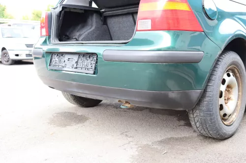 VW Golf 4 Limousine Stoßstange hinten Heckstoßstange Stoßfänger grün LC6M