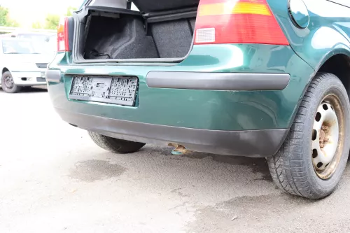 VW Golf 4 Limousine Stoßstange hinten Heckstoßstange Stoßfänger grün LC6M 