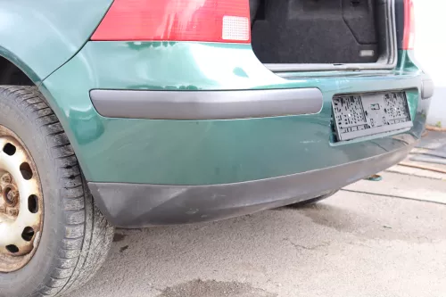 VW Golf 4 Limousine Stoßstange hinten Heckstoßstange Stoßfänger grün LC6M  (158912)