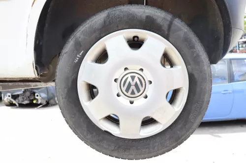 VW Polo 9N Felgen Reifen 165/70 R14 81T Sommerreifen ca. 4-6mm OHNE RADKAPPEN