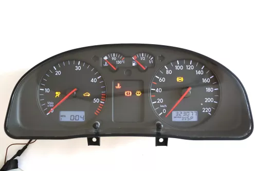 VW Passat 3B Tacho Tachometer Kombiinstrument 323.000km 3b1919880c Diesel TDI