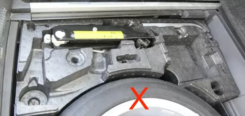 Passat 3C B7 Bordwerkzeug Pannenset Wagenheber für Ersatzrad Notrad Schlüssel De