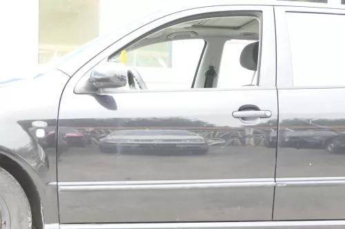 Skoda Fabia 6Y Kombi + Limousine Tür vorne links Fahrertür schwarz LF9R ohneAnba