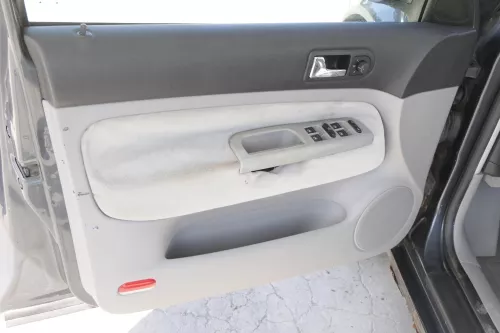 Golf 4 1J Limousine Türverkleidung Verkleidung Tür vorne links grau (159304)