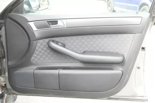 Audi A6 4B Türverkleidung Verkleidung Tür vorne +hinten links rechts soul schwar