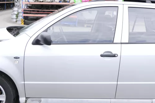 Fabia 6Y Kombi + Limousine Tür vorne links Fahrertür grau silber LF7T ohneAnbaut