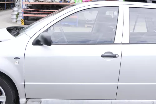 Fabia 6Y Kombi + Limousine Tür vorne links Fahrertür grau silber LF7T ohneAnbaut (159445)
