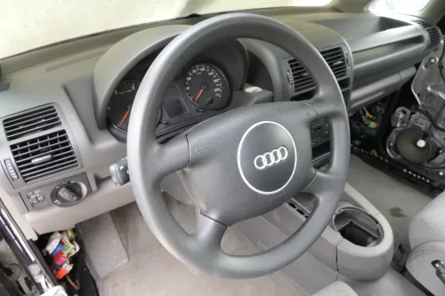 Audi A4 B5 A6 4B A8 Lenkrad 8Z0419091BE 6PS ohne Airbag schwarz